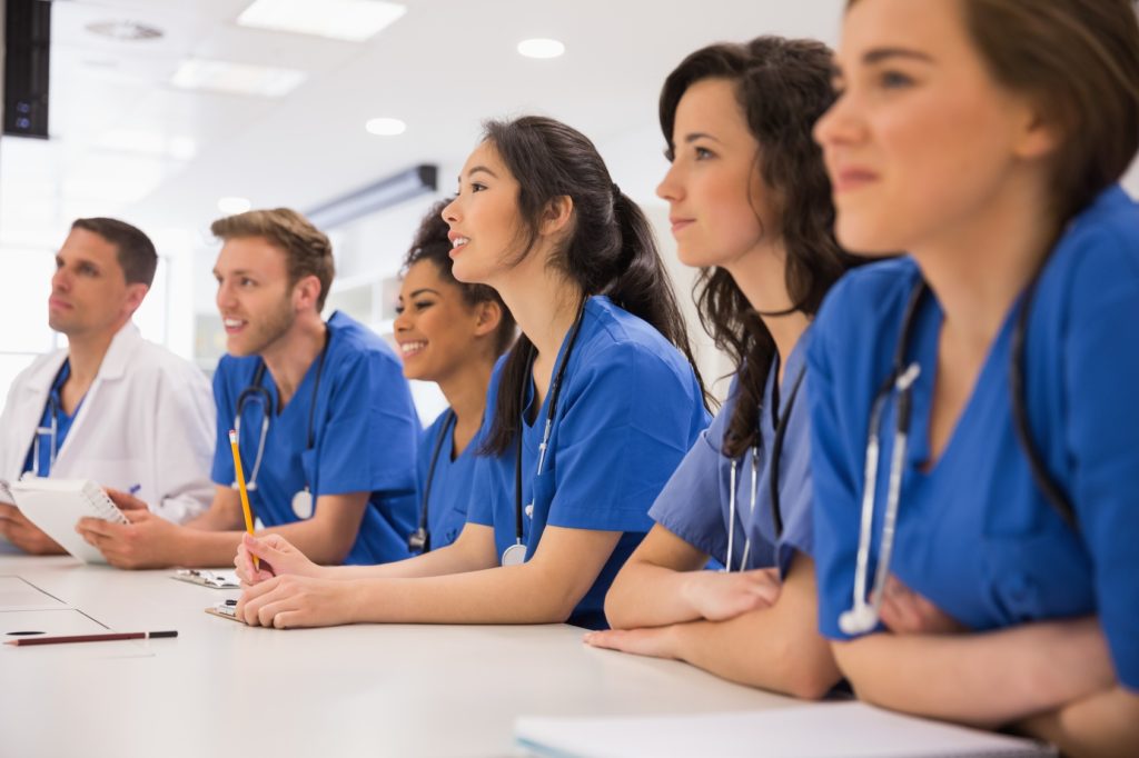 Wie wird man Arzt? - Infos zu Jobs im Gesundheitswesen und